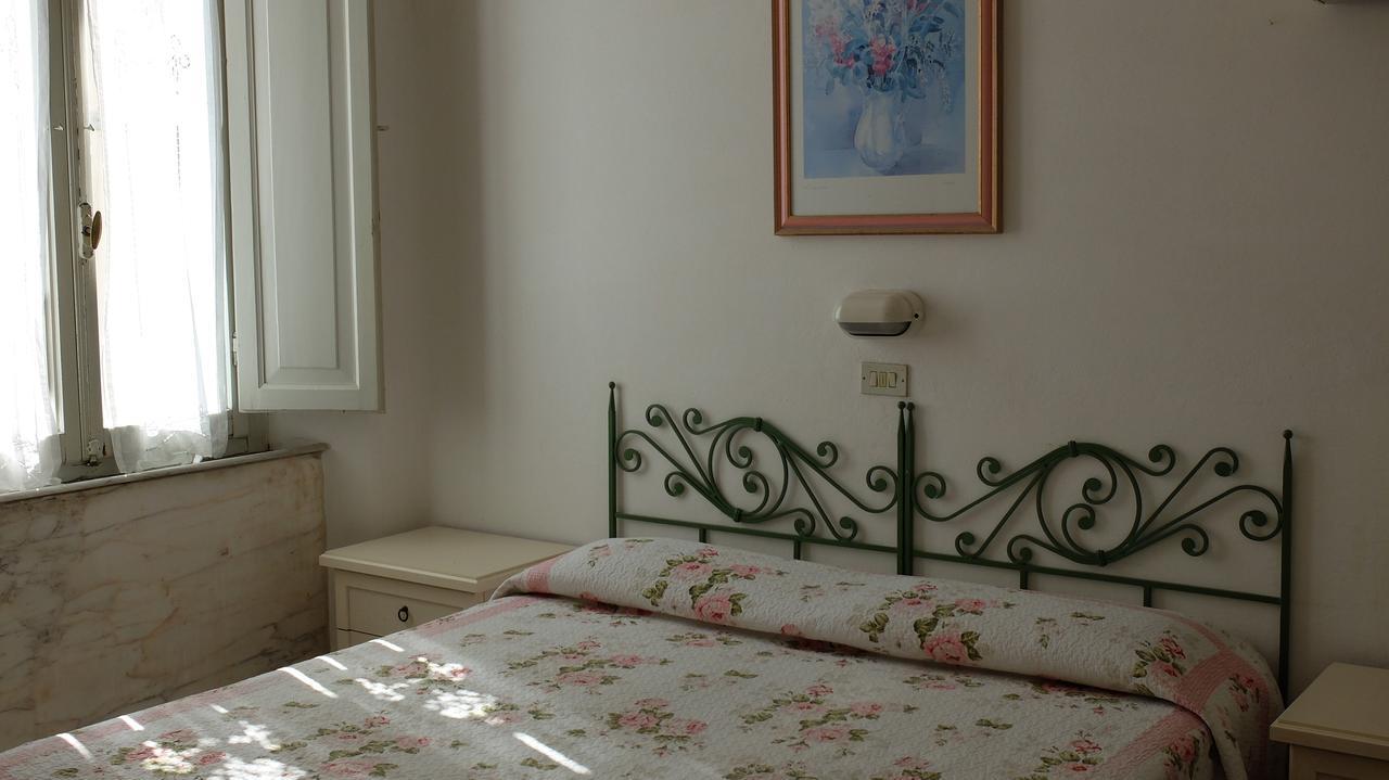 Villa La Fonte Marina di Pietrasanta Phòng bức ảnh